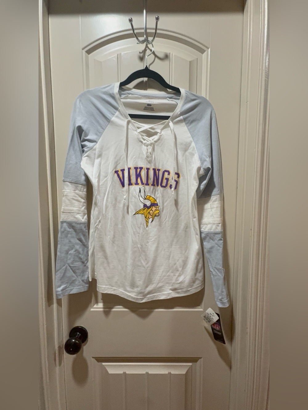 NWT Majestic Minnesota Vikings Lace Up Long Sleeve Shirt M
